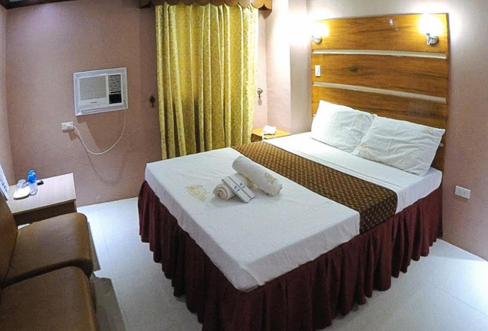 Reddoorz Plus @ Taj Hotel Tuguegarao Exterior photo