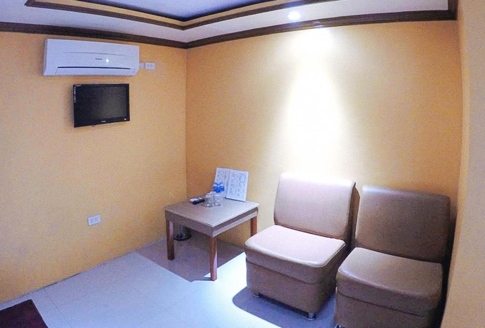 Reddoorz Plus @ Taj Hotel Tuguegarao Exterior photo