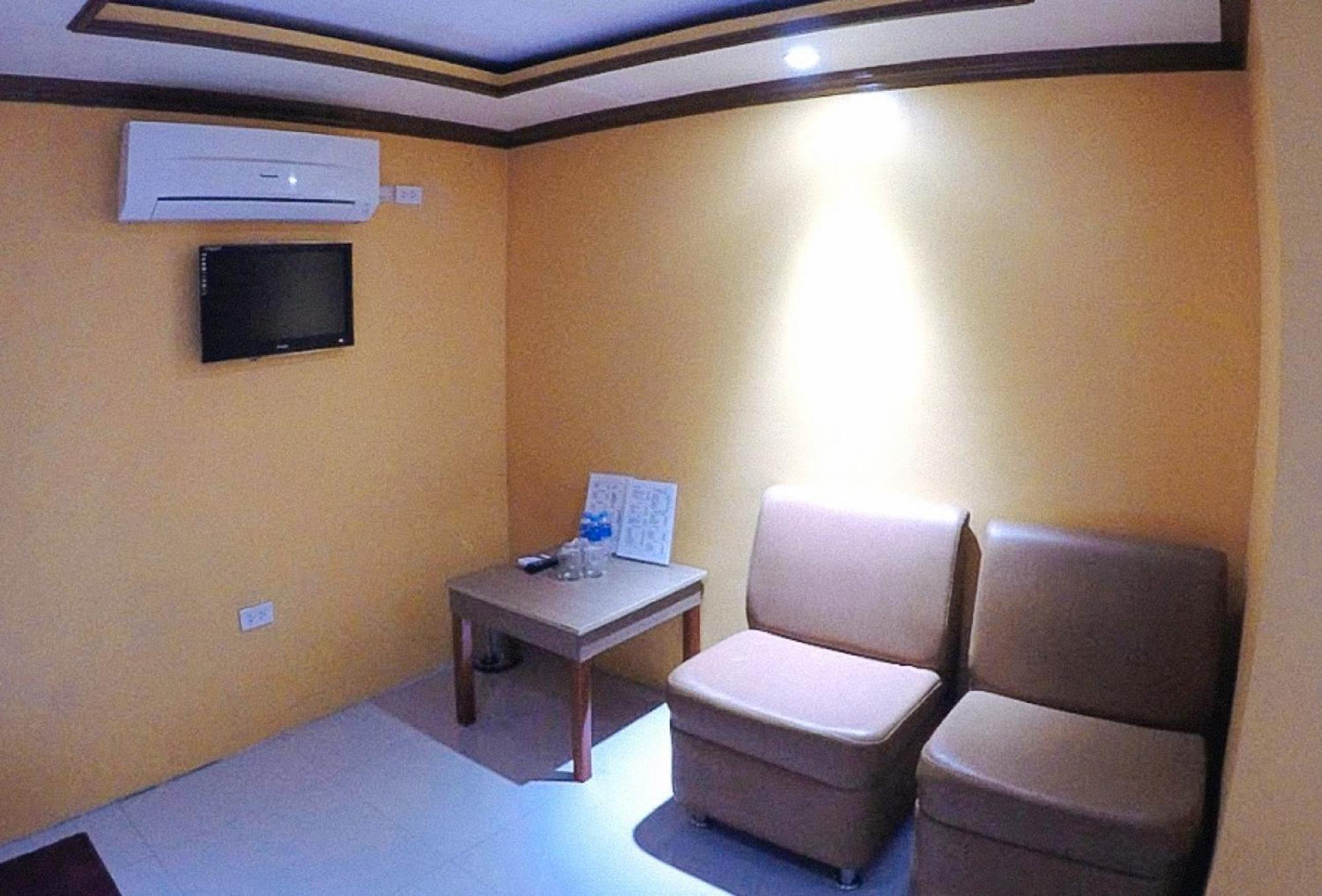 Reddoorz Plus @ Taj Hotel Tuguegarao Exterior photo