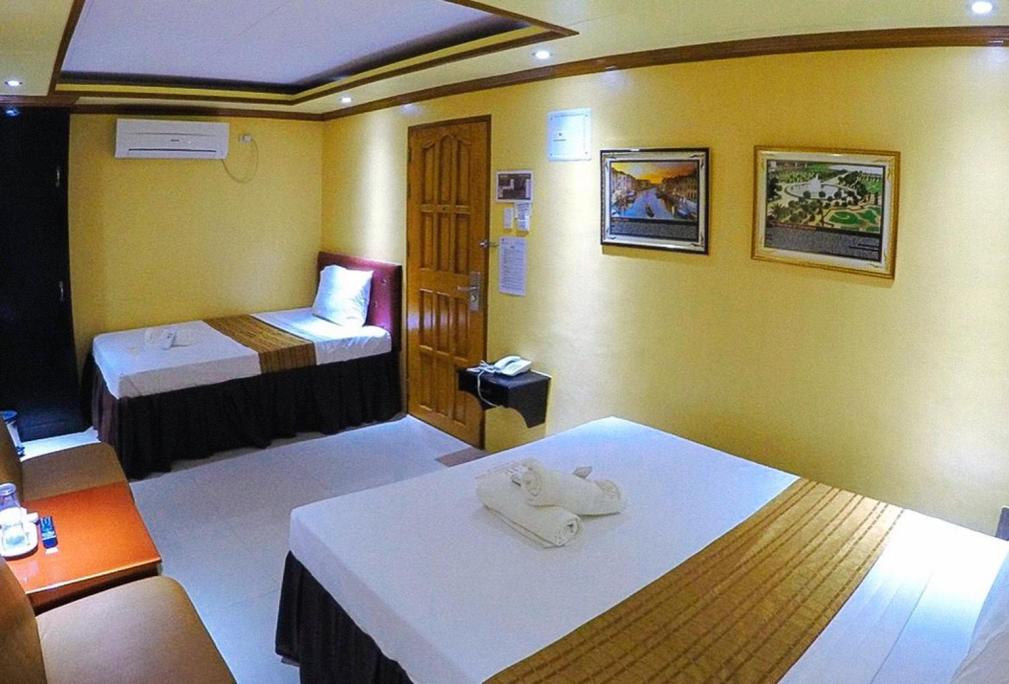 Reddoorz Plus @ Taj Hotel Tuguegarao Exterior photo