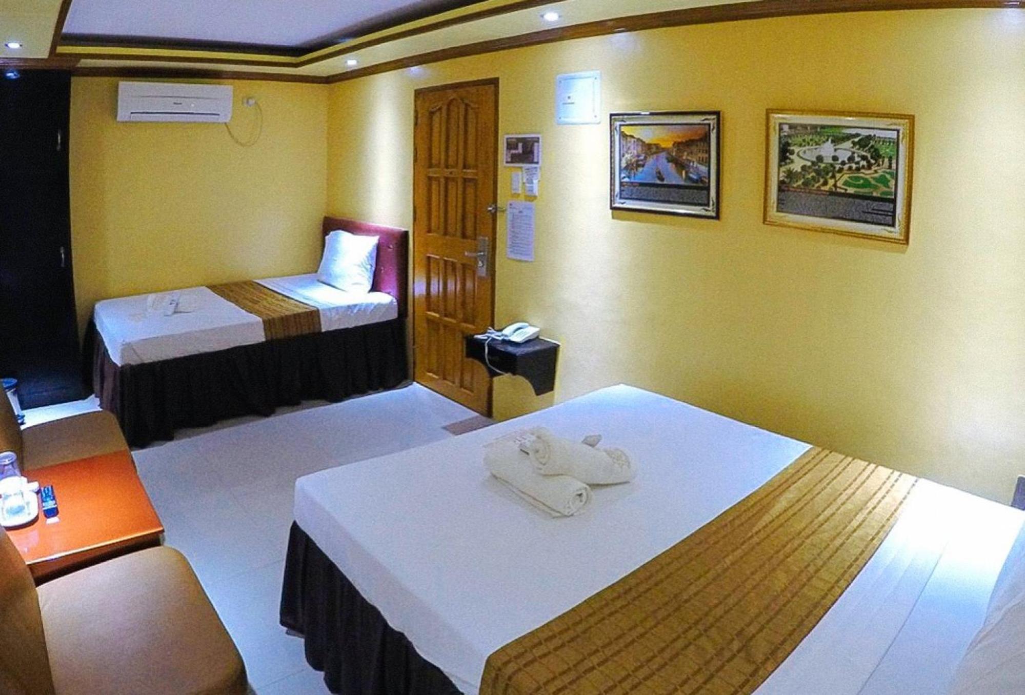 Reddoorz Plus @ Taj Hotel Tuguegarao Exterior photo