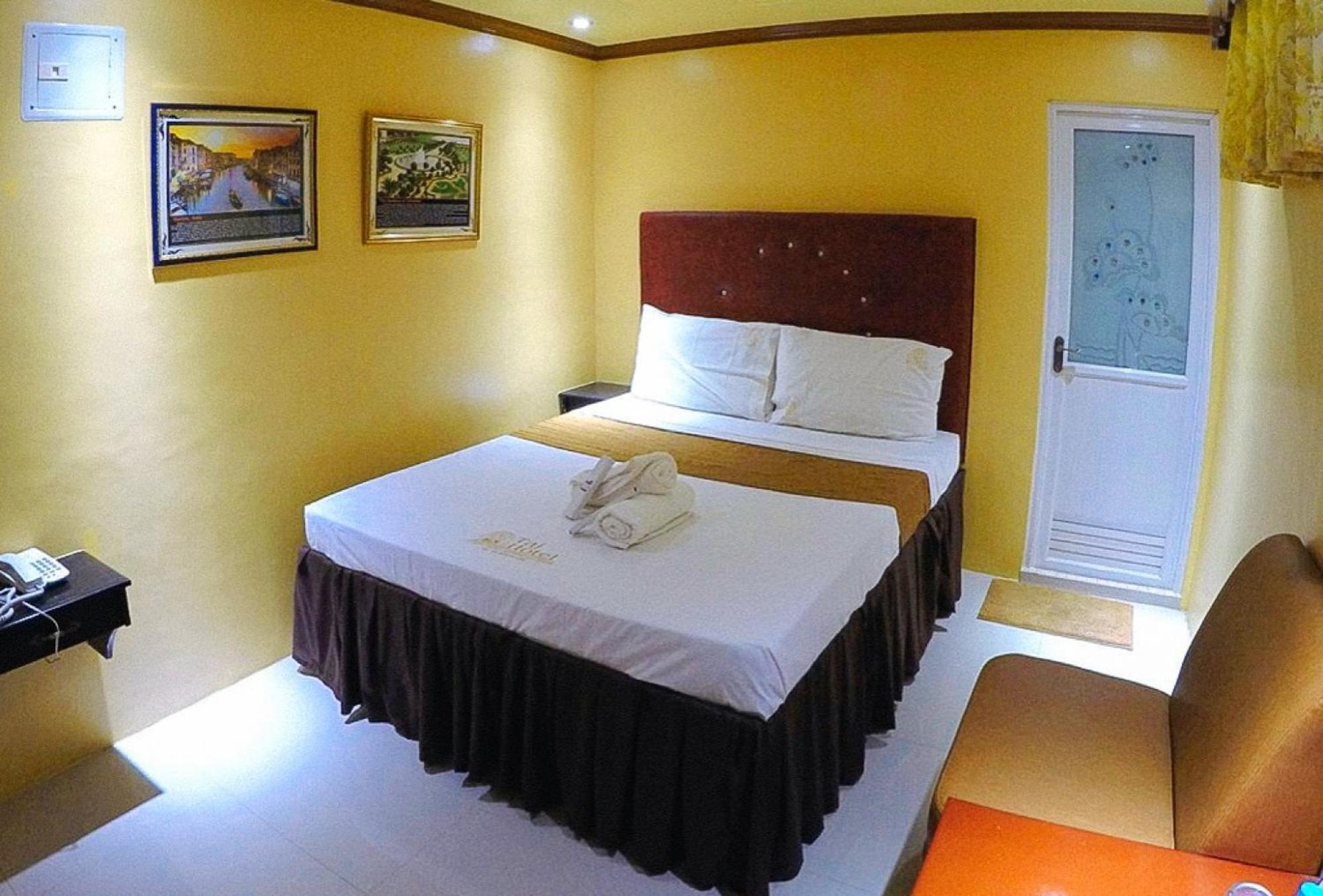 Reddoorz Plus @ Taj Hotel Tuguegarao Exterior photo