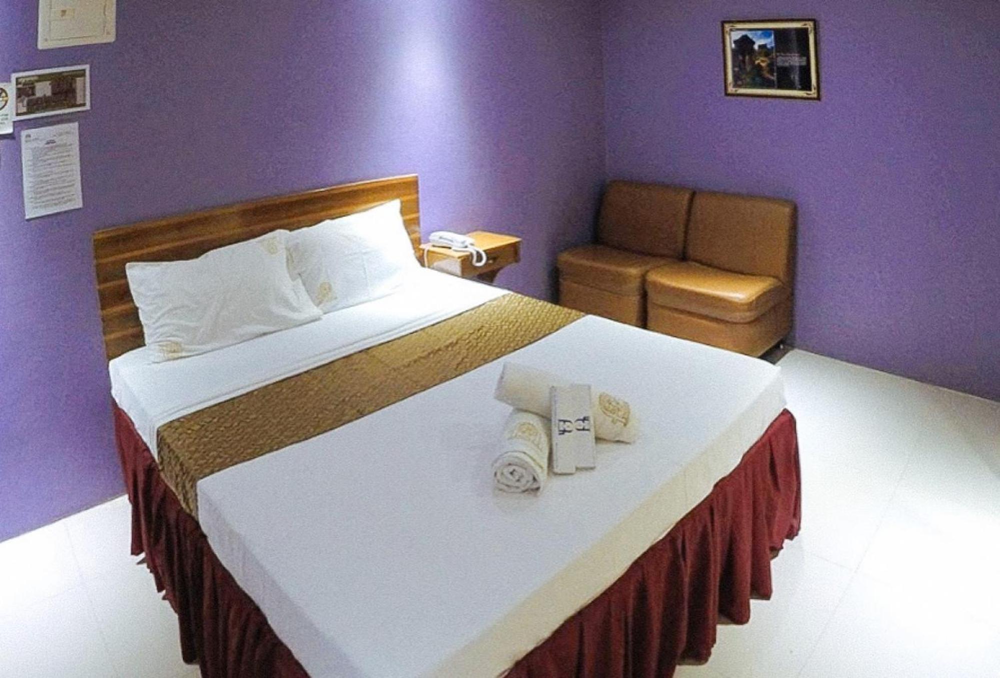 Reddoorz Plus @ Taj Hotel Tuguegarao Exterior photo